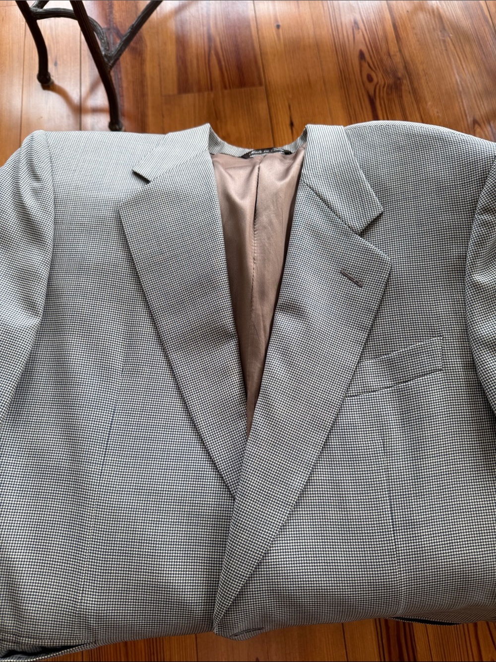 Canali for Bloomingdale's Men's Houndstooth Wool Suit Size 48 regular. 100 perce